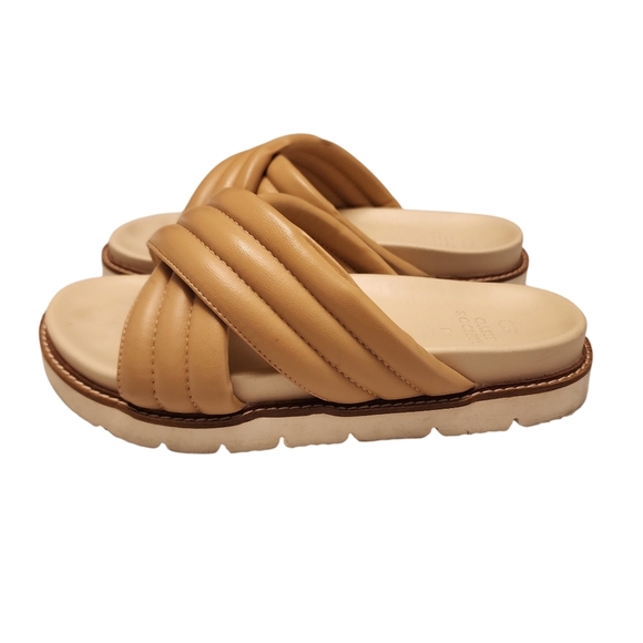 Oasis Society Grace Puff Strap Slide Sandals 9 - Picture 1 of 5